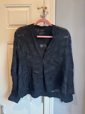 Club Monaco Black Floral Sheer V-Neck Women’s Top